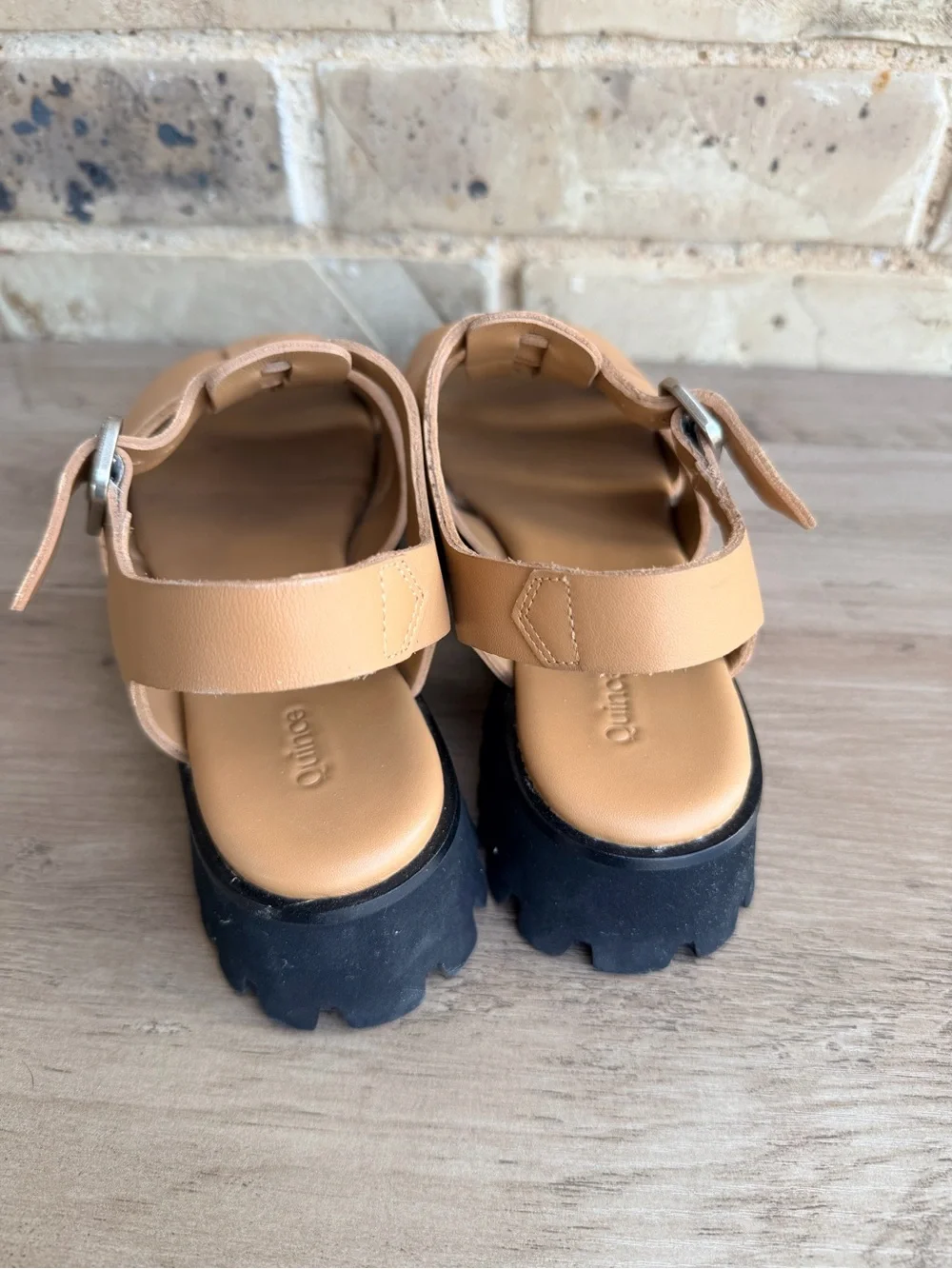 Quince Italian Leather Cashew Fisherman Sandals with Black Lug Sole NWOB Size 8